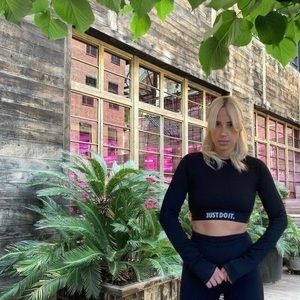 Meet your Posher, Ani